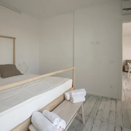 מלון דירות Camaro 4*