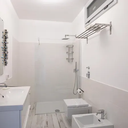 Camaro Aparthotel 4*