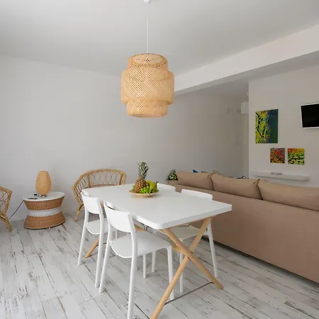 מלון דירות Camaro פאביננה