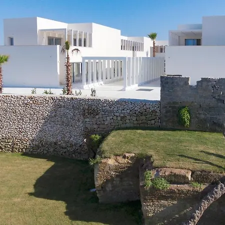 מלון דירות Camaro 4*